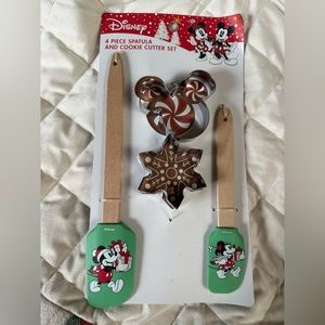 NWT Disney Mickey Mouse 4 piece spatula and cookie cutter set